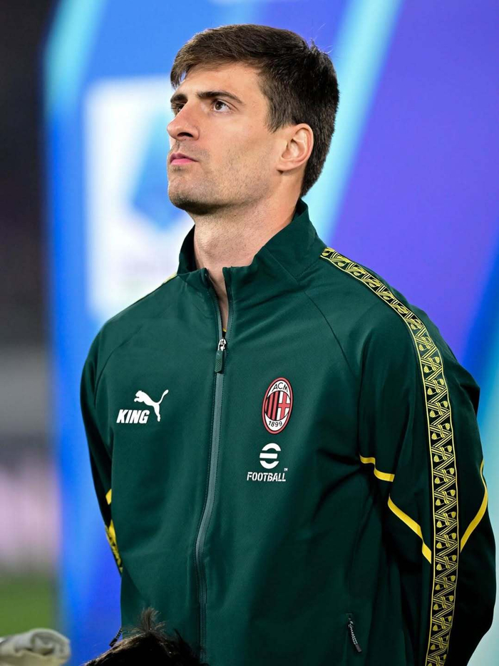 海洋之神·hy590-加比亚手术成功感谢妻子俱乐部医疗团队|运动员发声|ac米兰|马佐尼|球迷|球队_新浪体育_新浪新闻